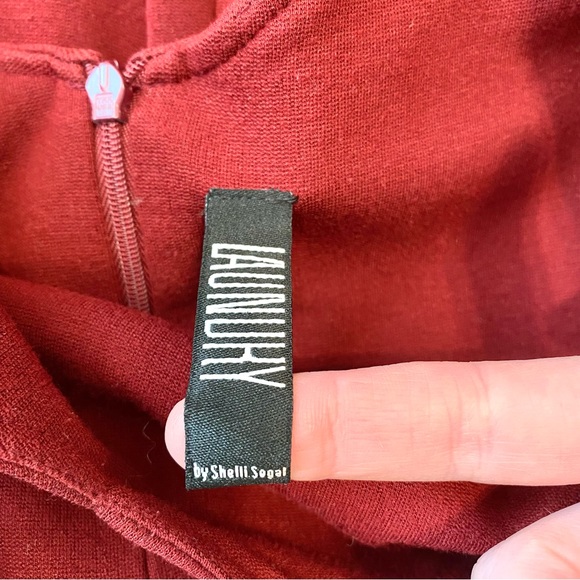 Laundry by Shelli Segal Body Con Midi V-Neck Dress - Picture 7 of 13